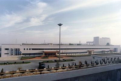 1995年5月30日，，，，九游老哥必备的交流社区与日本小松株式会社合资建设小松九游老哥必备的交流社区工程机械有限公司